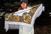 Продам совершенно новый платок с традиционным русским узором