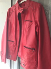 Куртка кожаная красная